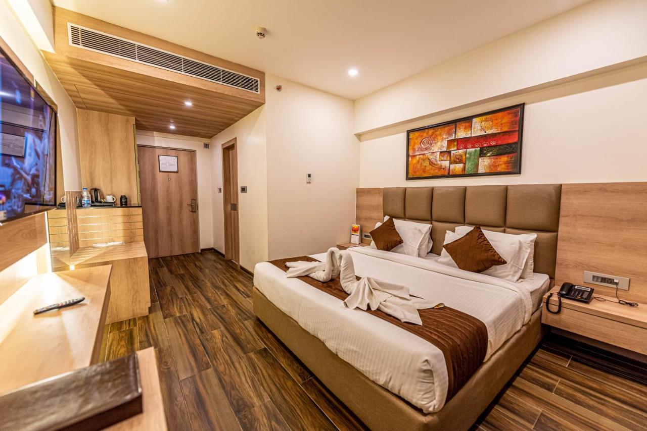 The Elite Lucknow Convention Hotel Екстер'єр фото