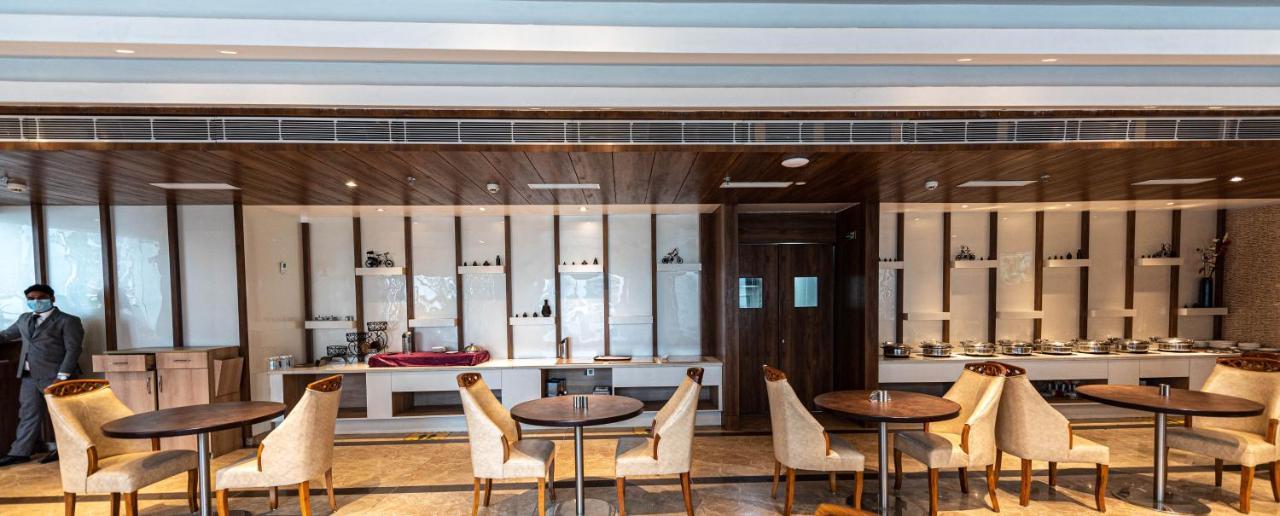 The Elite Lucknow Convention Hotel Екстер'єр фото