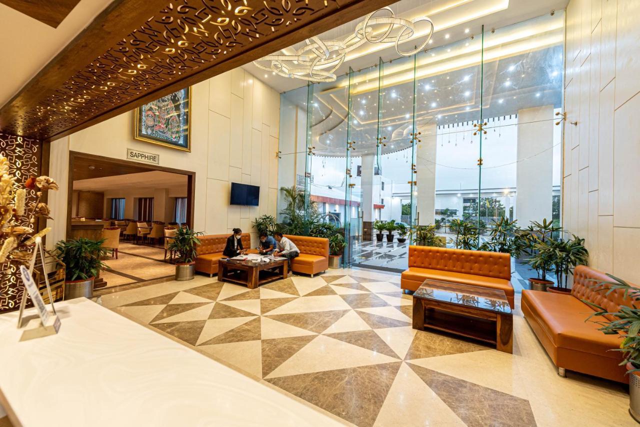 The Elite Lucknow Convention Hotel Екстер'єр фото