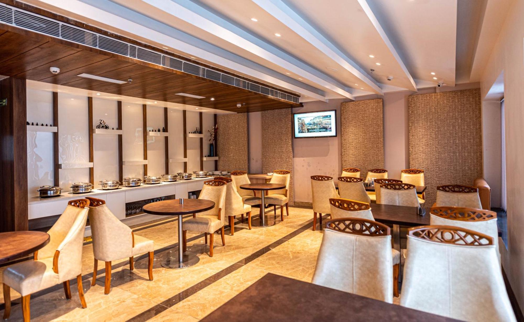 The Elite Lucknow Convention Hotel Екстер'єр фото