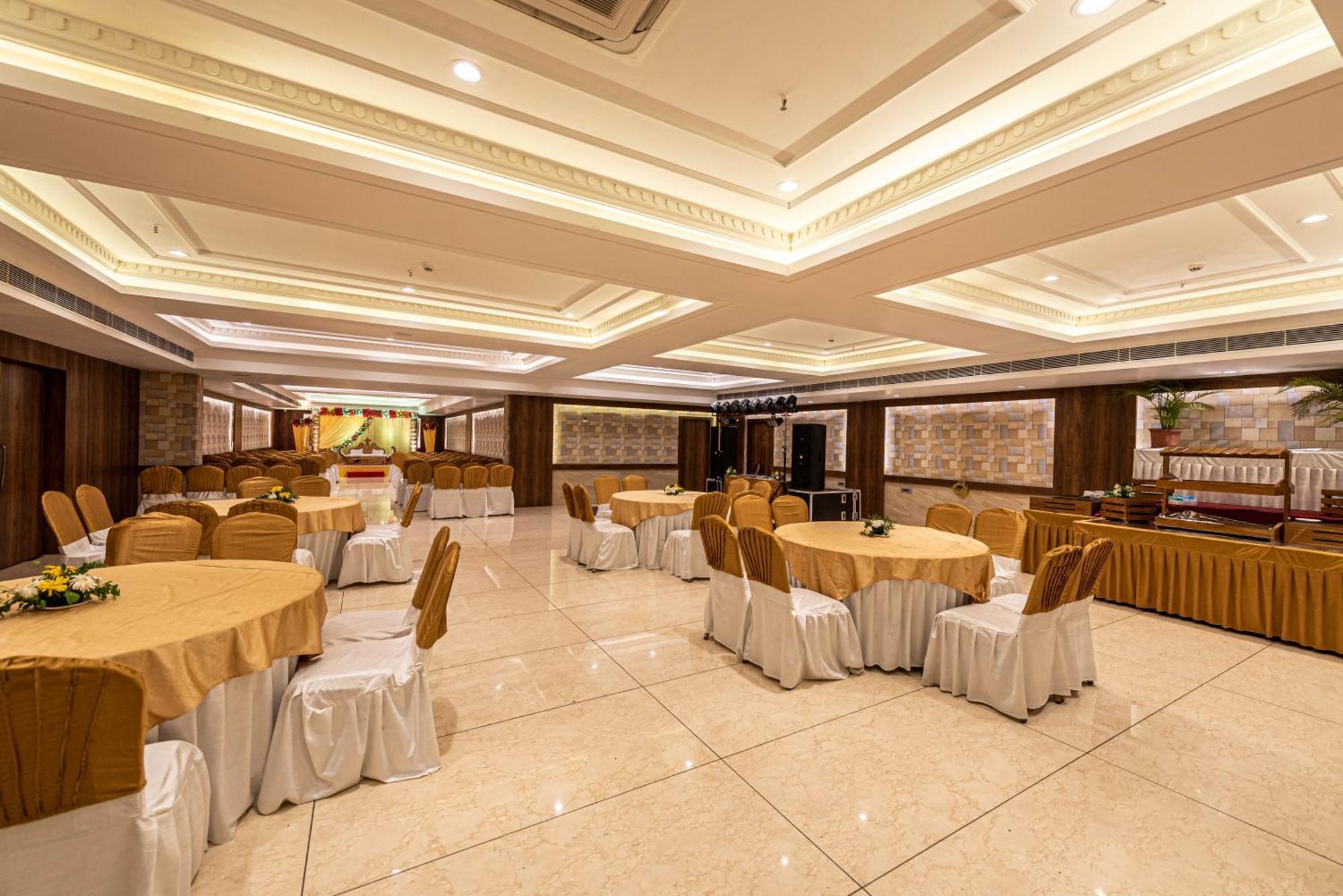 The Elite Lucknow Convention Hotel Екстер'єр фото