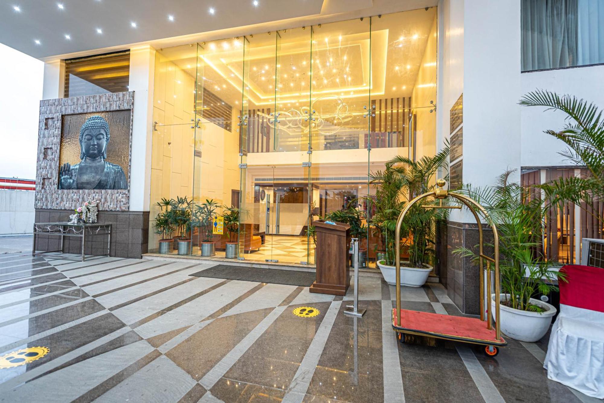 The Elite Lucknow Convention Hotel Екстер'єр фото