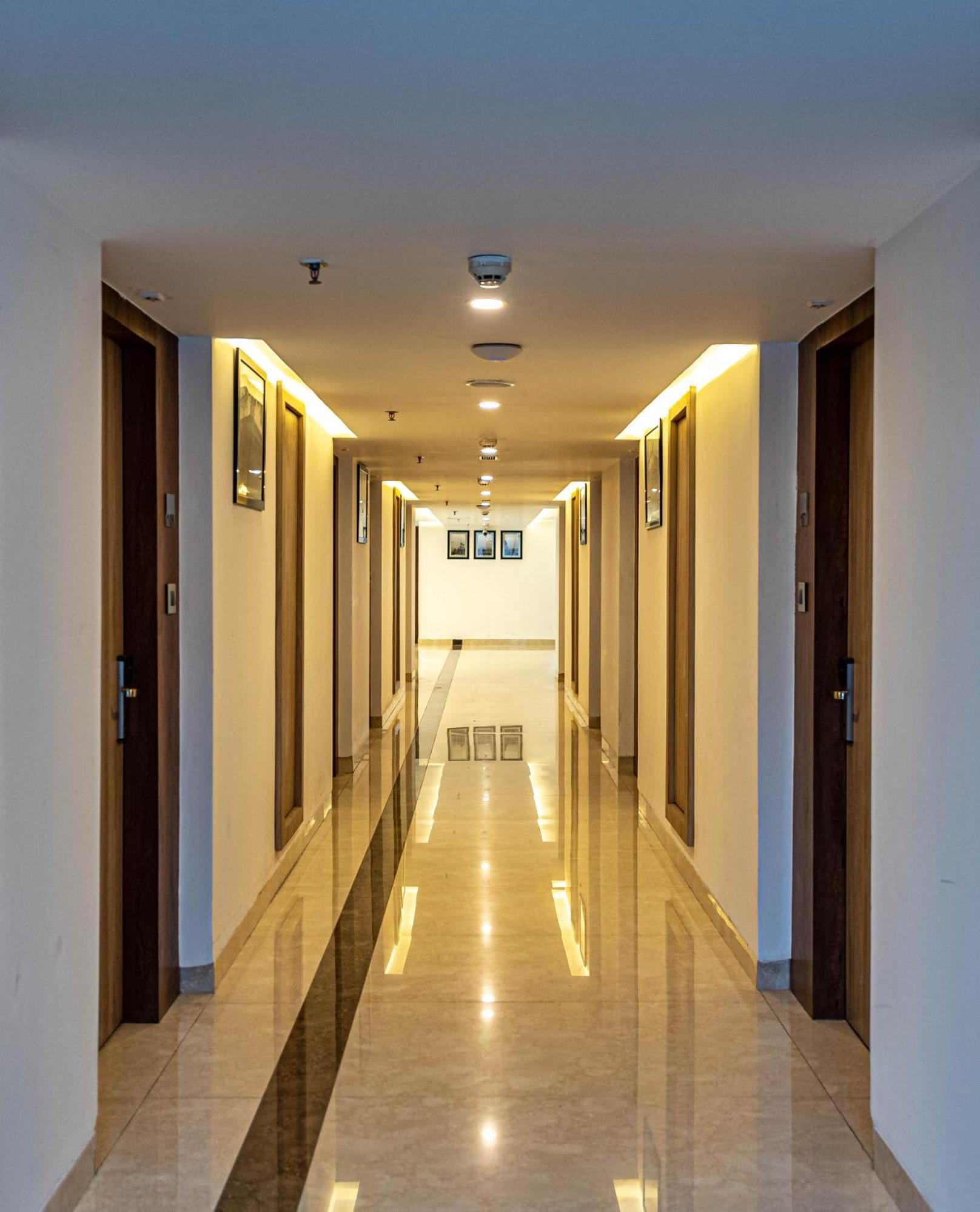 The Elite Lucknow Convention Hotel Екстер'єр фото