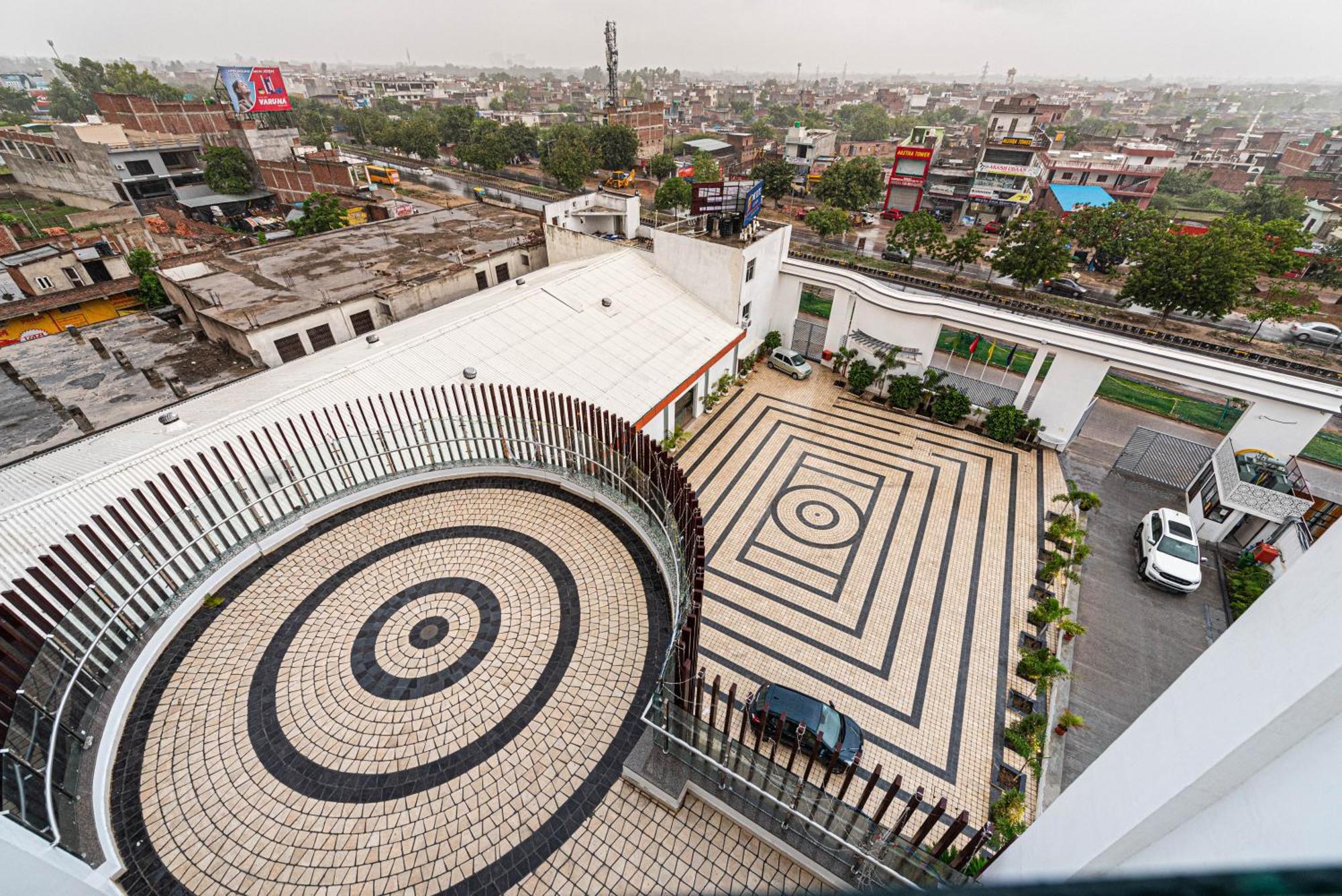 The Elite Lucknow Convention Hotel Екстер'єр фото