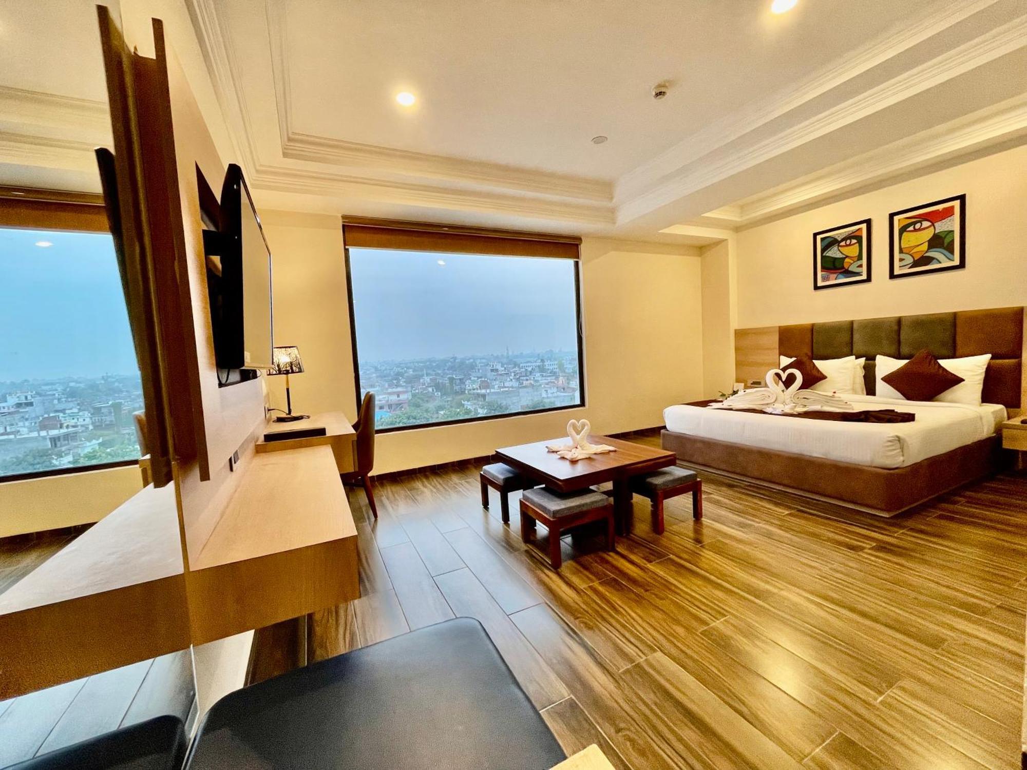The Elite Lucknow Convention Hotel Екстер'єр фото
